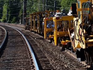 Mechanized track gang on the main line